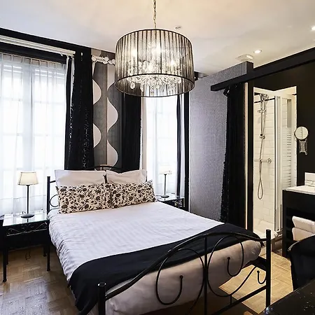 Full House Hotel Cortrique